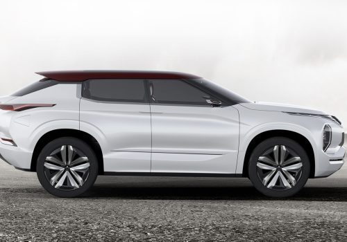 mitsubishi_gt_phev_concept_1-1600x0-c-default