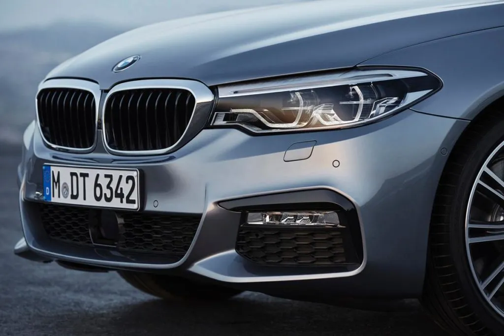 2017-bmw-5-series-front