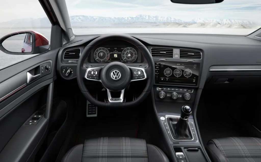 2017-vw-golf-gti-interior
