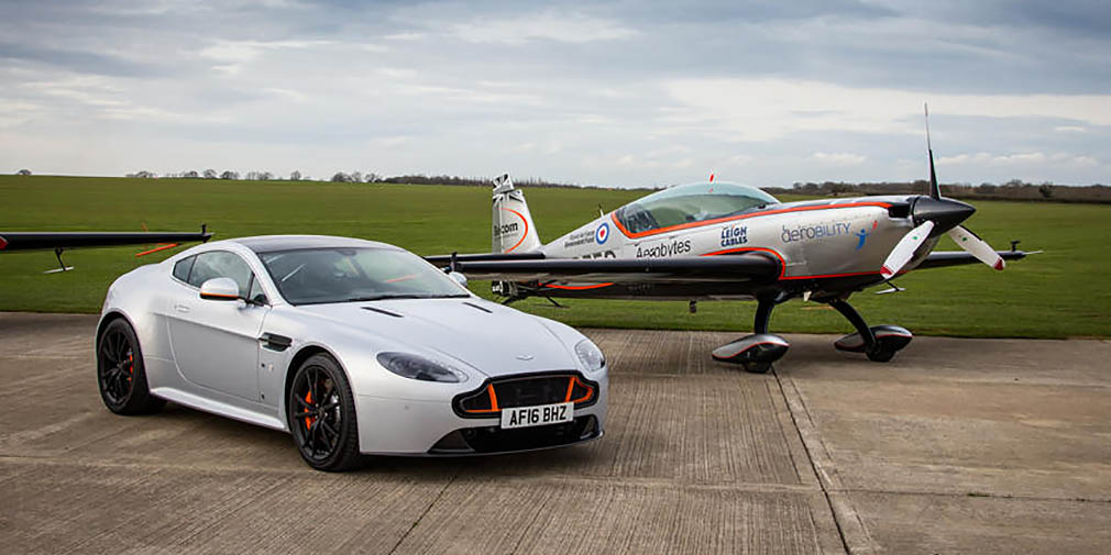 фото aston martin