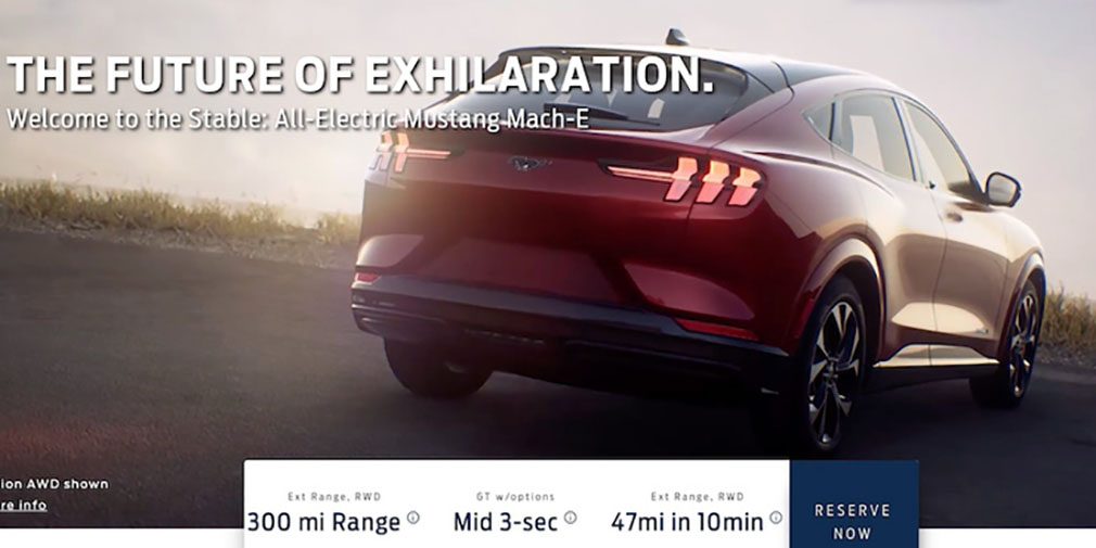 фото ford mustang сзади