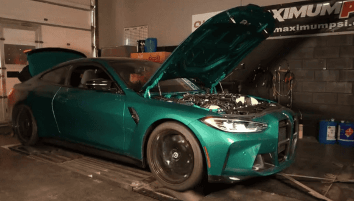 BMW M4 спалахнув на стенді, видавши при цьому більше 1300 кінських сил