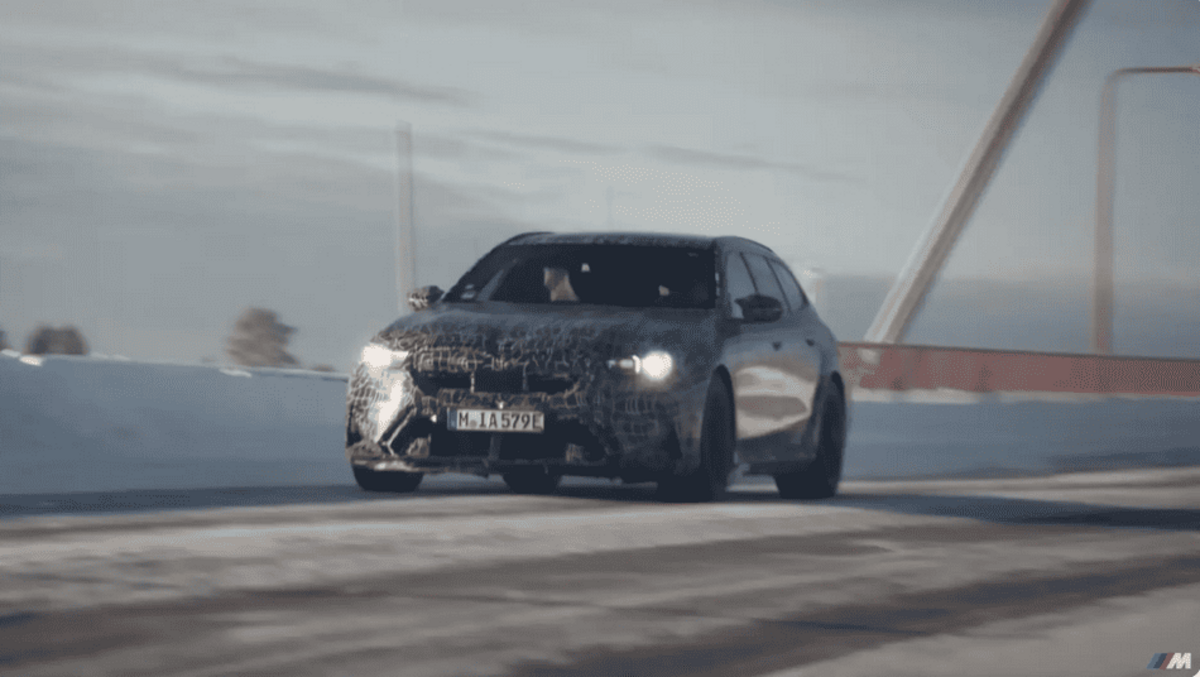 BMW провів випробування у крижаних умовах для своїх прототипів. Відео