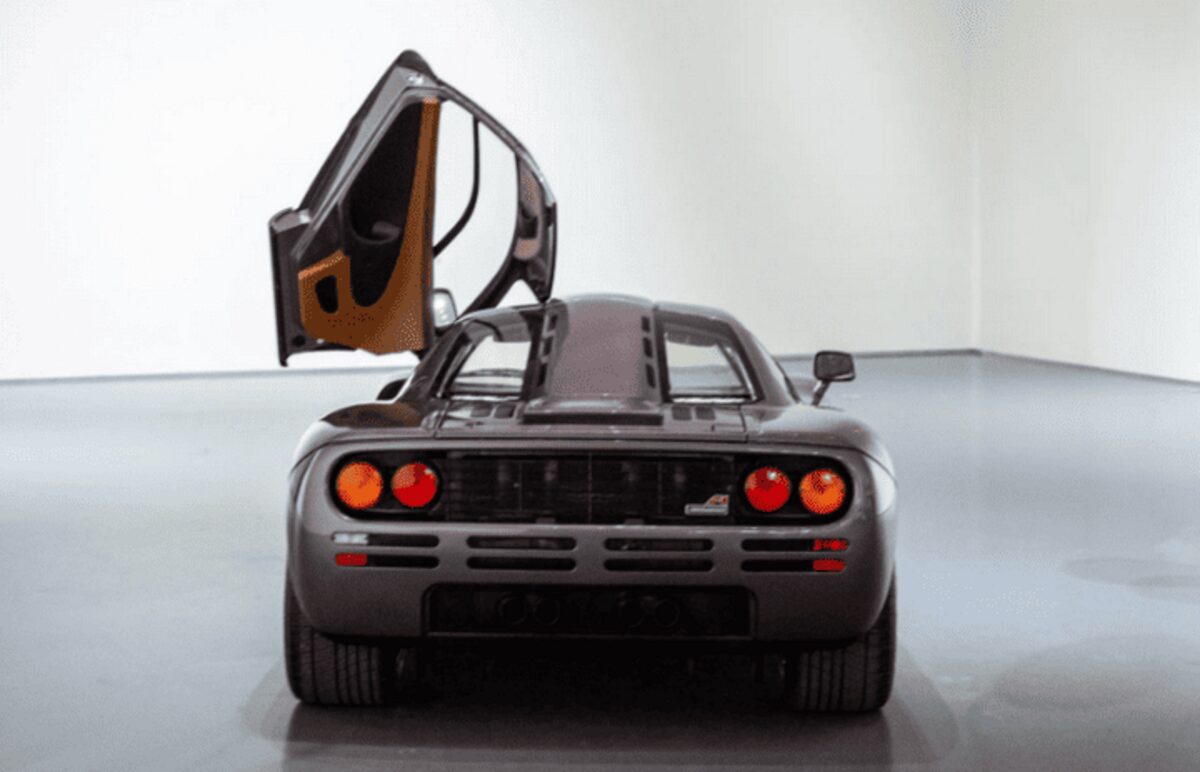 Легендарний McLaren F1 1995 виставили на аукціон