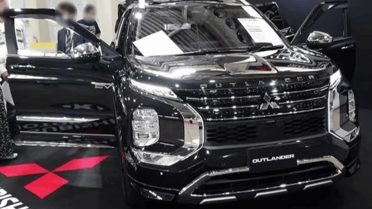 Mitsubishi представляє оновлення Outlander PHEV