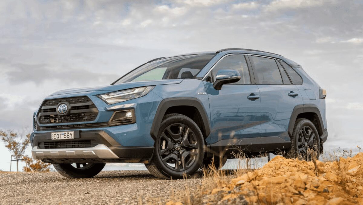 Toyota RAV4 2026: Електричний варіант на додаток до гібридів