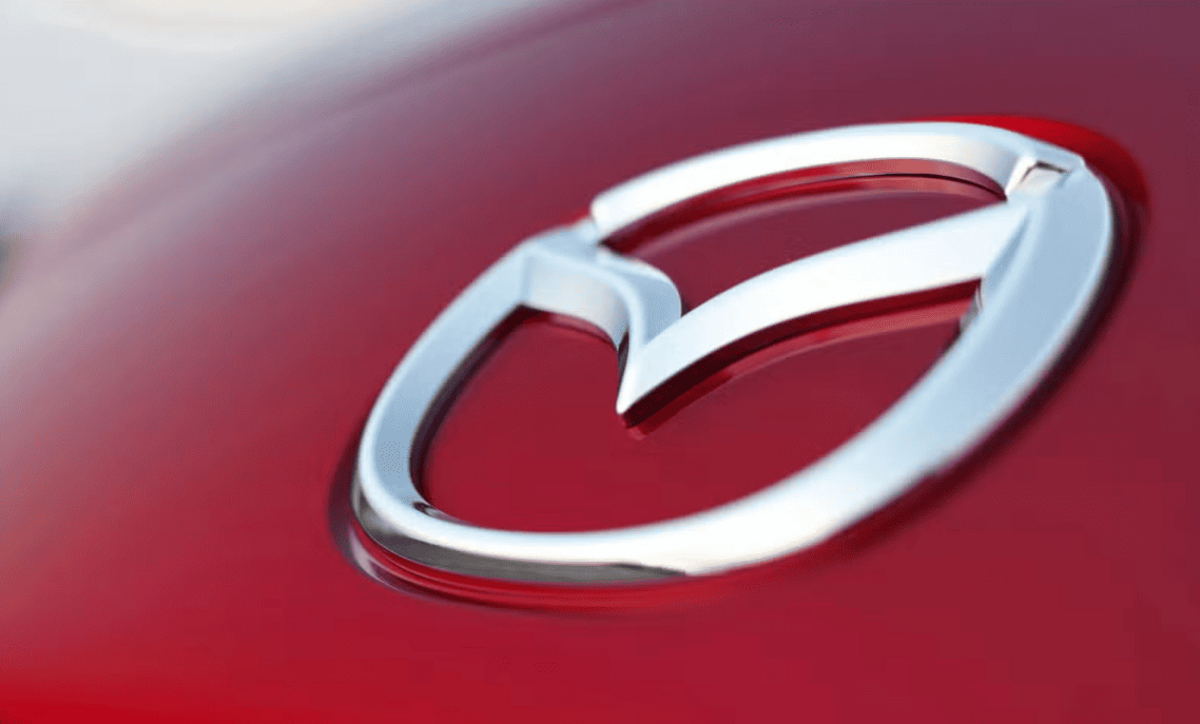 Mazda: Новий логотип на горизонті
