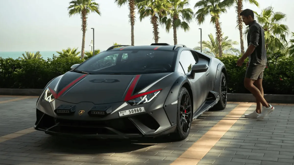 За 500 доларів за плавки: Lamborghini диктує моду