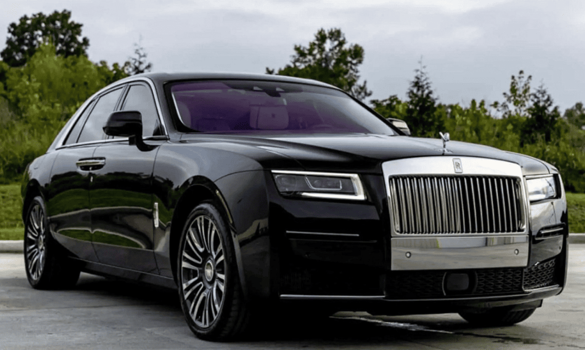 Шанс володіти частиною історії: Rolls-Royce Ghost з колекції Тома Бреді на аукціоні