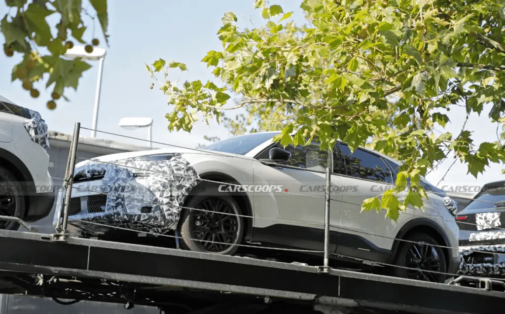 Оновлений Citroen C4: Новий дизайн фар і оновлений інтер’єр напередодні дебюту