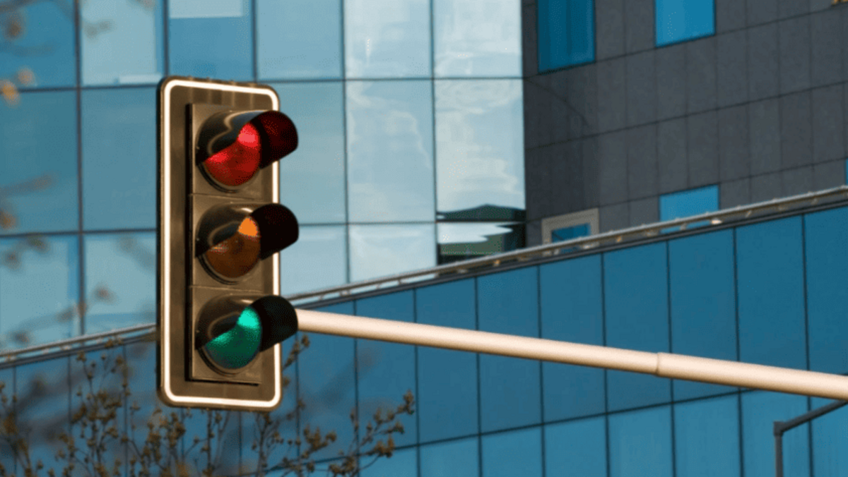 Світлофори можуть отримати новий колір для автономних автомобілів: Ось як це працює