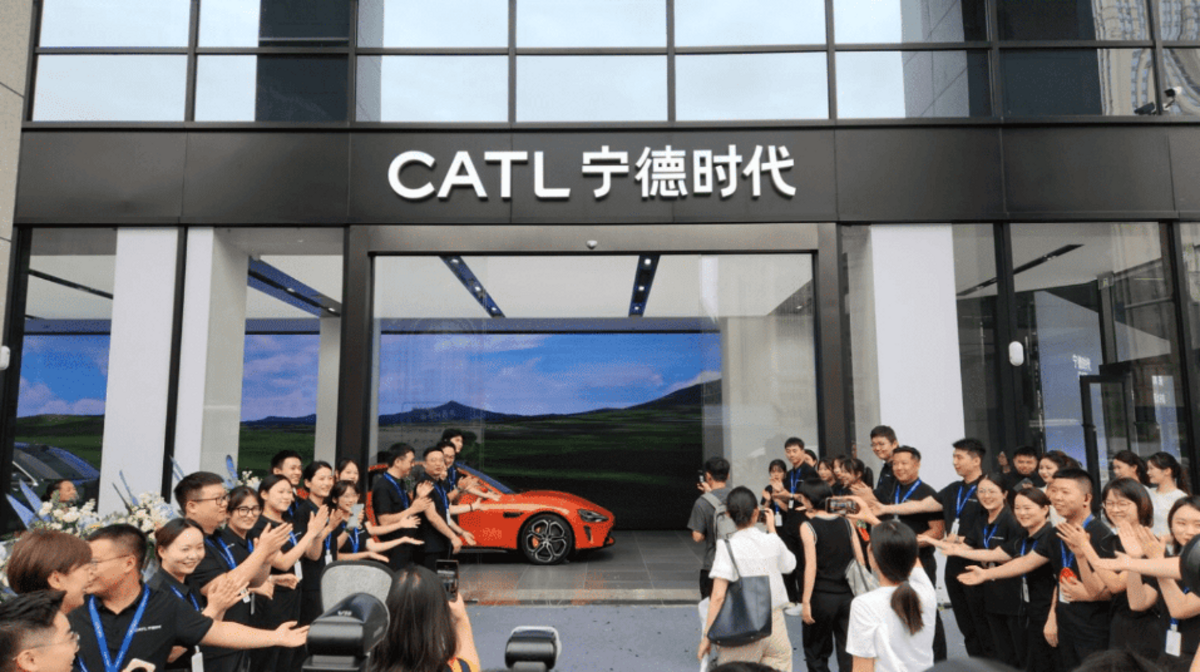 CATL відкрила перший центр тестування електромобілів, де представлено близько 100 моделей