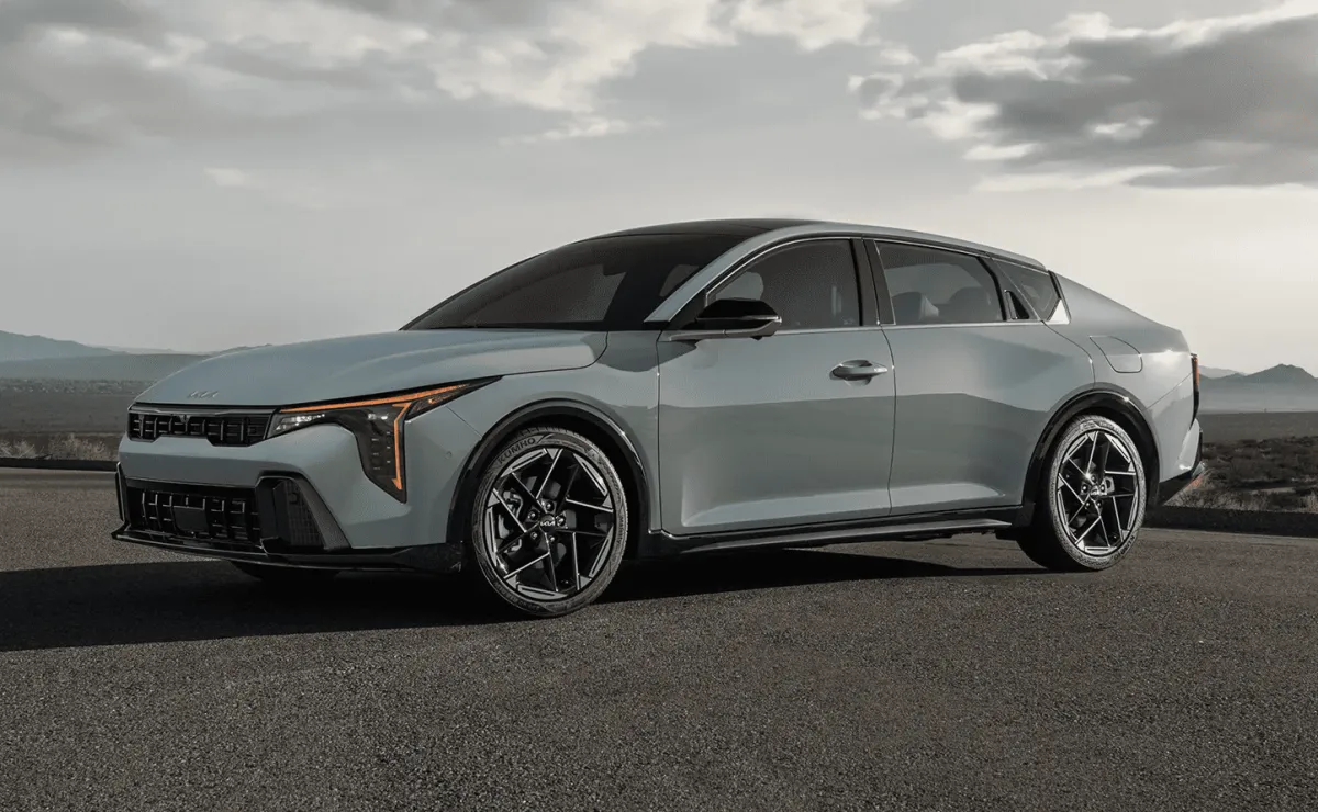 Оголошені ціни на Kia K4 2025