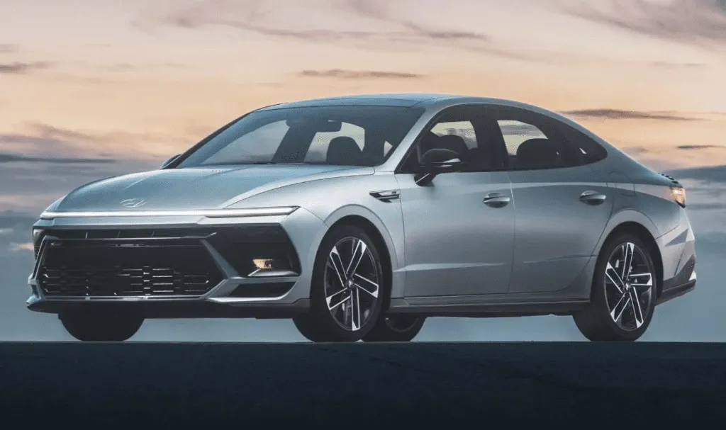 Hyundai представила оновлений седан Sonata 2025 року з невеликим підвищенням цін