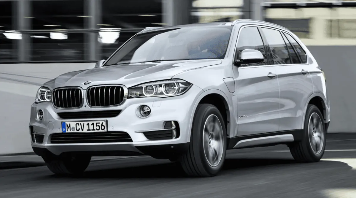 BMW оголосила про масштабне відкликання 720 796 автомобілів через потенційну небезпеку пожежі