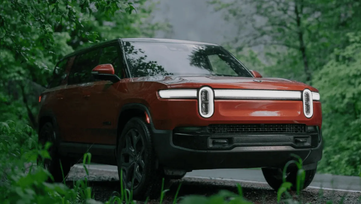 Rivian скорочує виробництво електромобілів