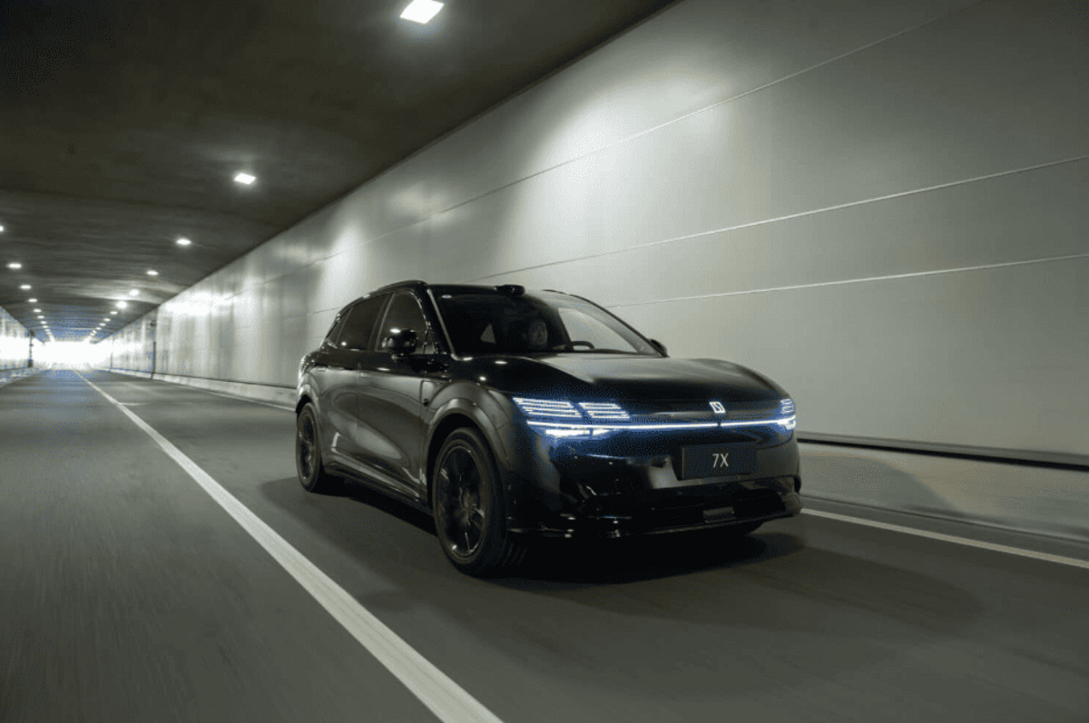 Zeekr представляє перший електричний позашляховик 7X з інноваційними функціями безпеки