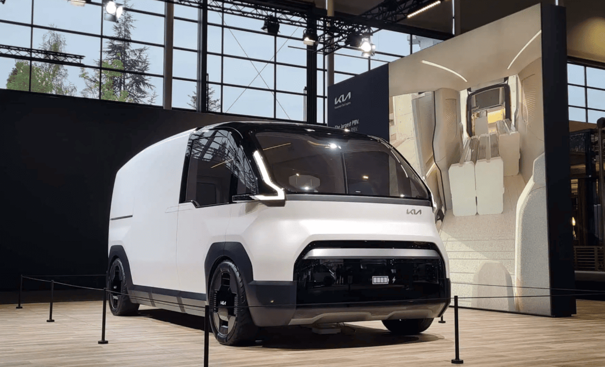 Kia представила нові концепти електричних фургонів на виставці IAA 2024