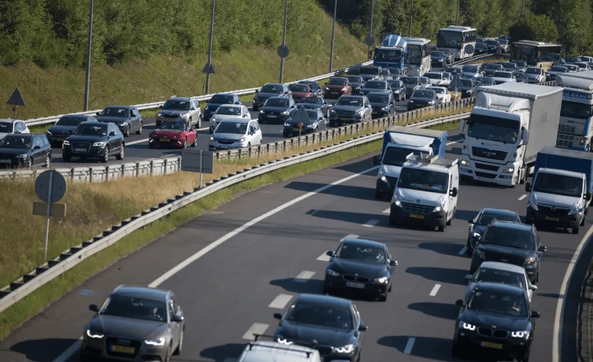 Європейський Союз розглядає відстрочку цільових показників викидів CO2 для автовиробників