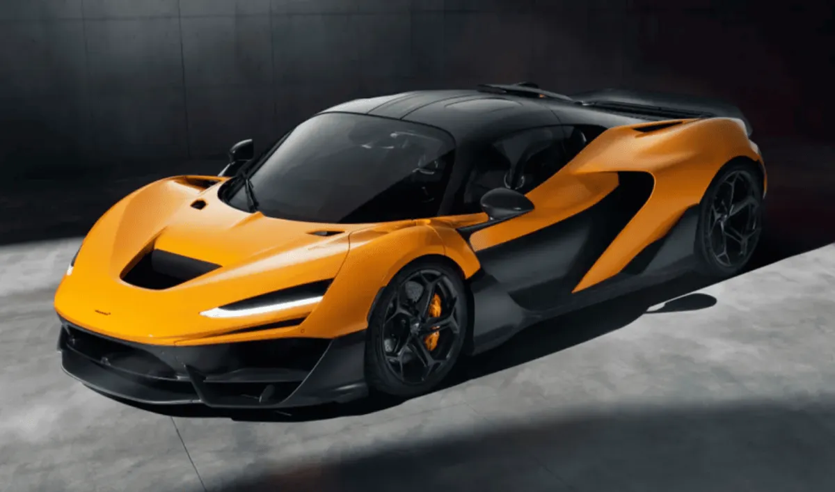 Нове слово в аеродинаміці: McLaren W1 вийшов на дорогу