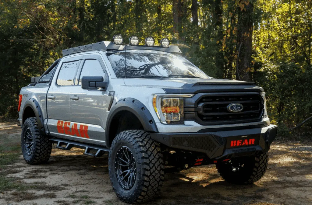 Bear Grylls та RealTruck представляють екстремальні версії Ford F-150 та Toyota Tacoma