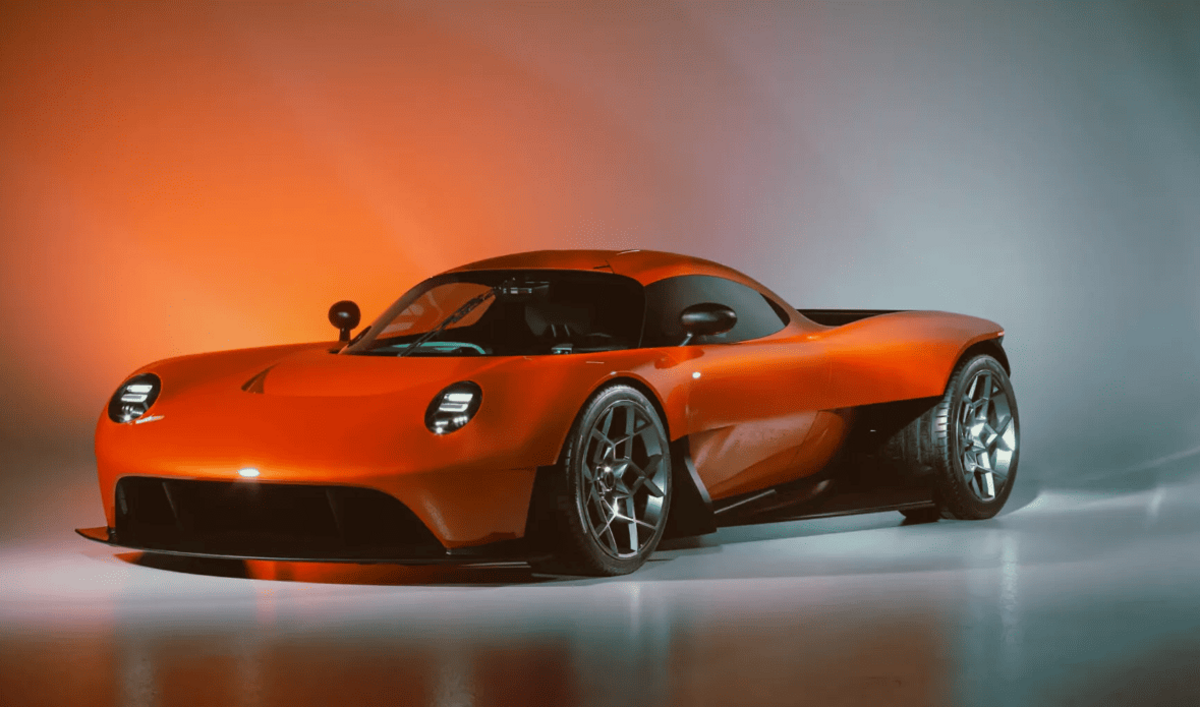 Oilstainlab оголошує про виробництво обмеженої серії родстера Half-11