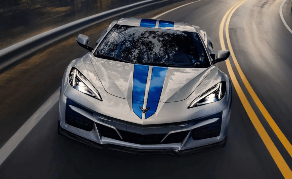Chevrolet анонсує E-Ray — перший електрифікований Corvette