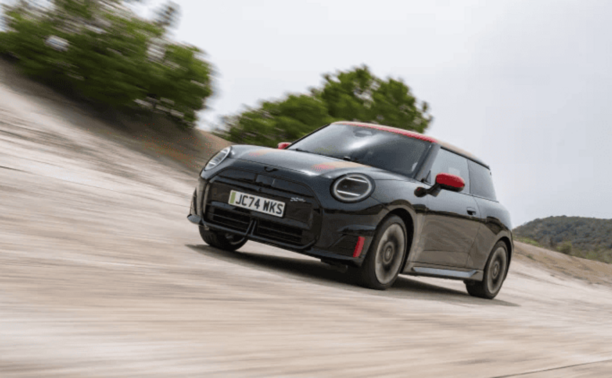 Mini запускає електричні моделі John Cooper Works: Чи відповідають вони очікуванням?