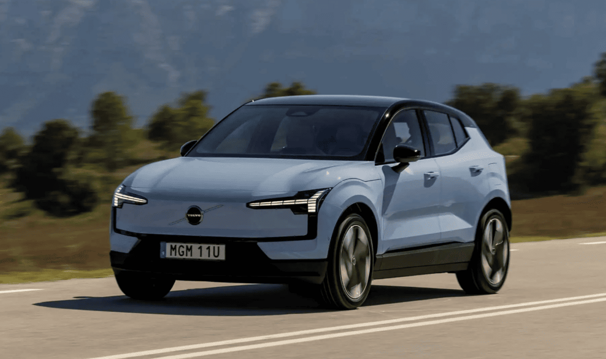 Volvo EX30 досягає 100 000 продажів у Європі за менш ніж рік