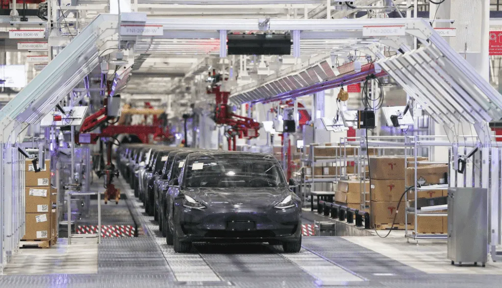 Страйк докерів загрожує автомобільній промисловості США