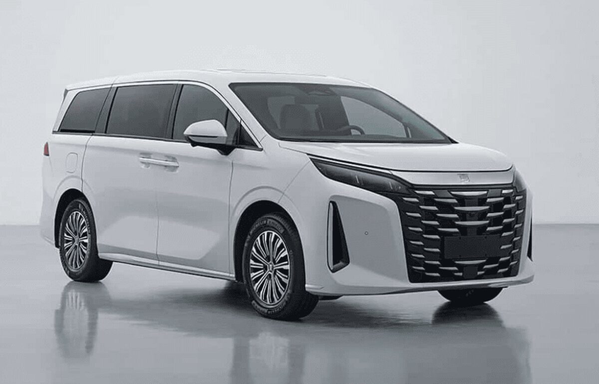 BYD Xia дебютує: Плагін-гібрид з сучасними технологіями та привабливим дизайном