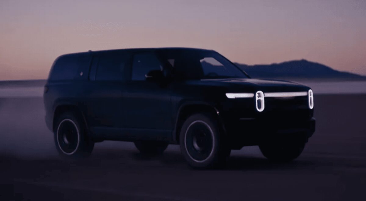 Rivian випускає тематичне оновлення до Хелловіну для R1T та R1S