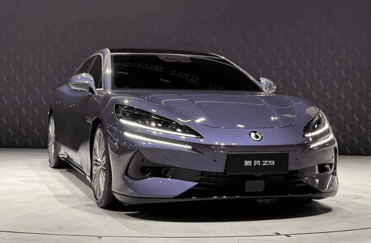BYD Denza анонсує новий седан Z9: Преміальні можливості та інноваційний дизайн