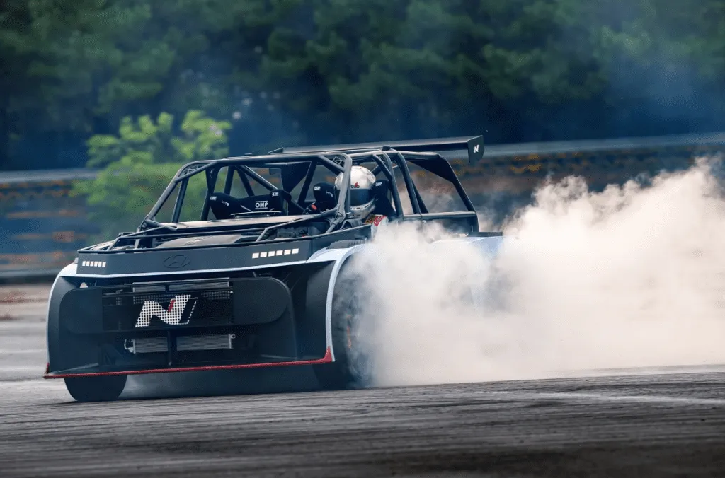 Hyundai представила електричний спортивний автомобіль RN24 (ВІДЕО)