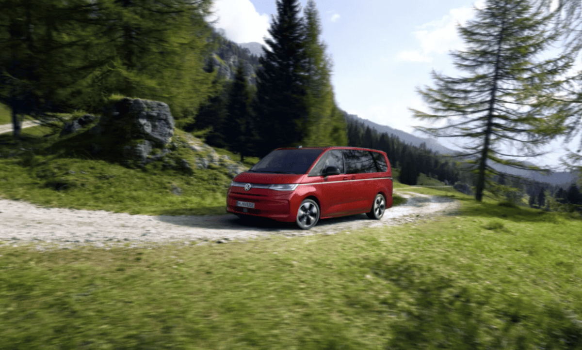 Volkswagen оновив електрифіковані фургони Multivan та California