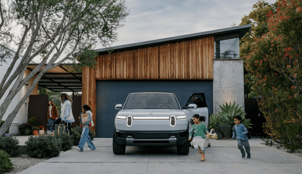 Блиц із акумуляторами в Америці триває, і найновішим бенефіціаром цього є майбутній Rivian R2