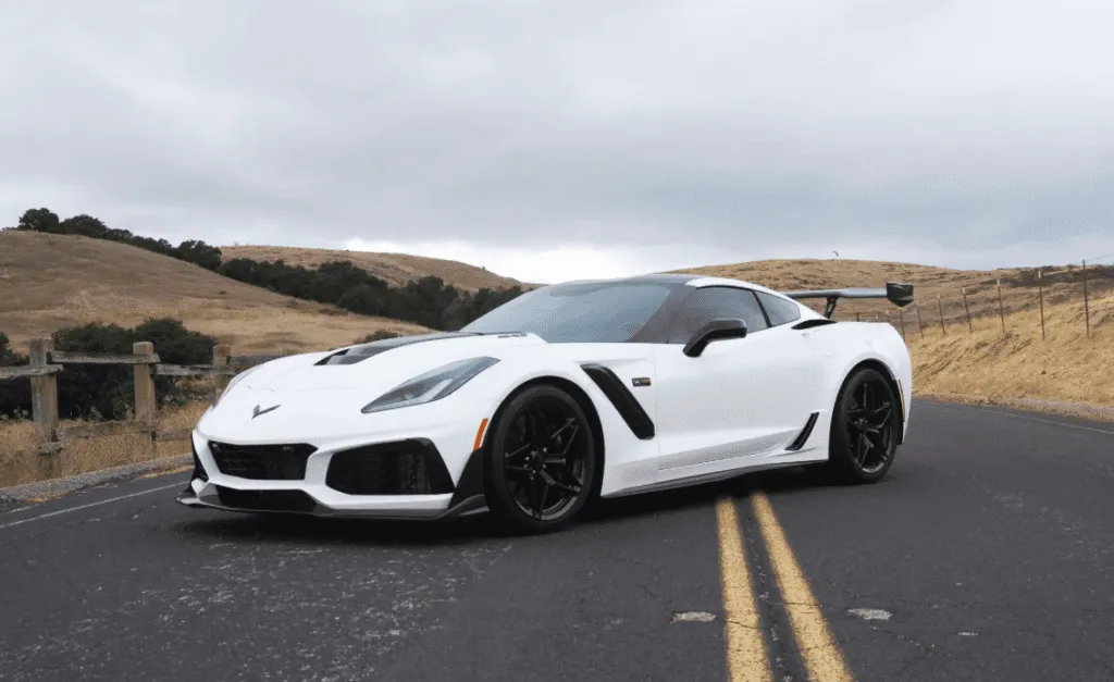 Нова модель Chevrolet Corvette ZR1: Потужність 1064 к.с. і оновлений C7 на аукціоні