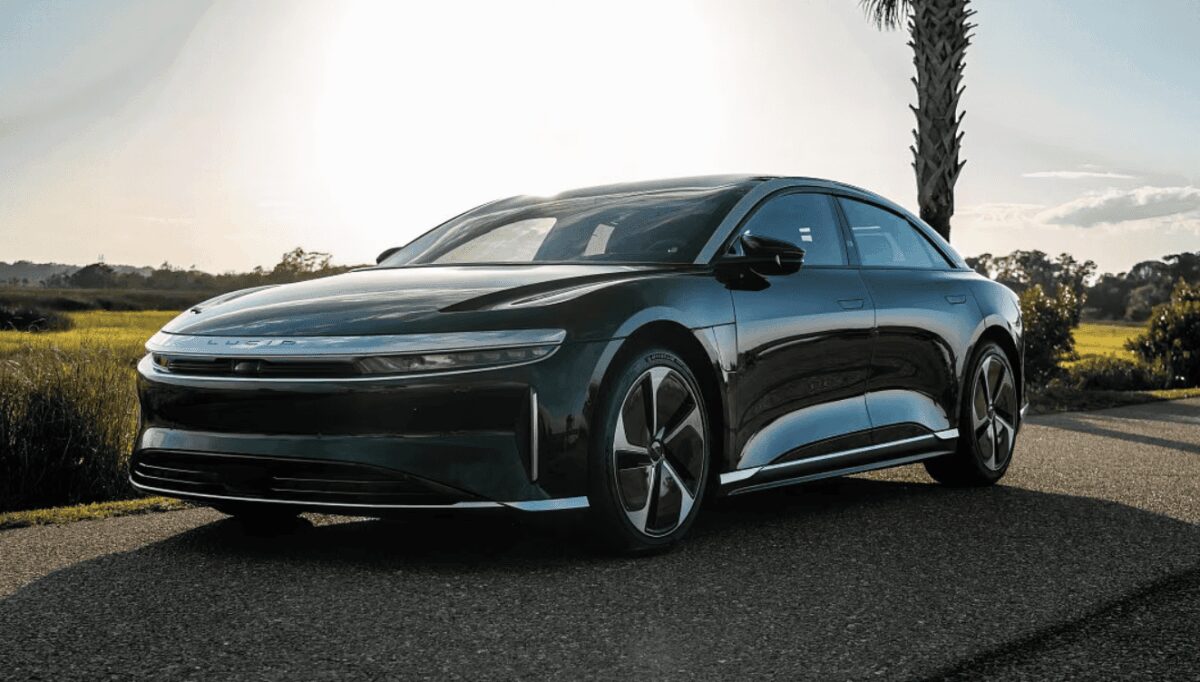 Lucid Motors відкликає понад 1500 електричних седанів через дефект у проводці