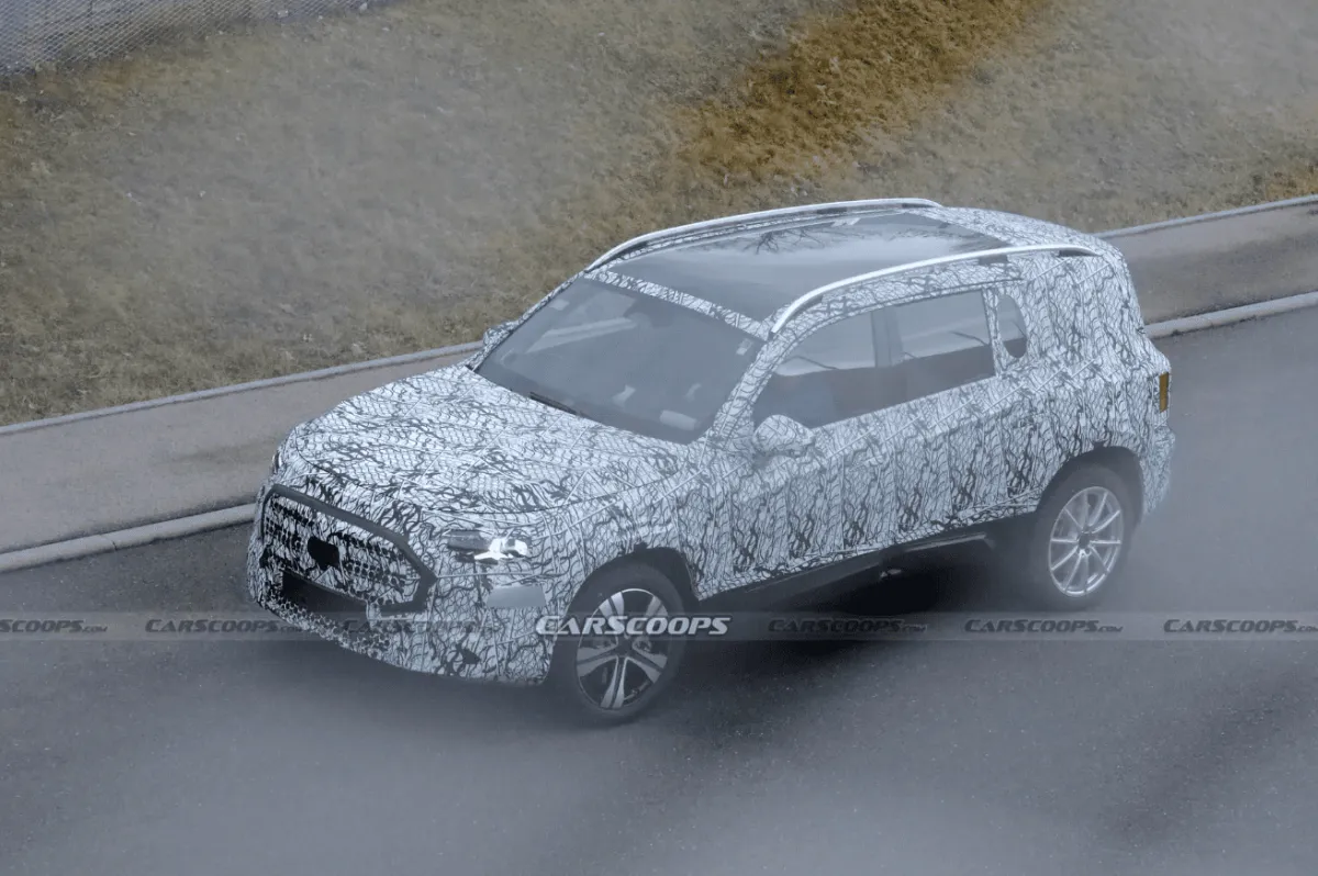 Mercedes-Benz тестує нове покоління GLB з електричним та бензиновим двигунами