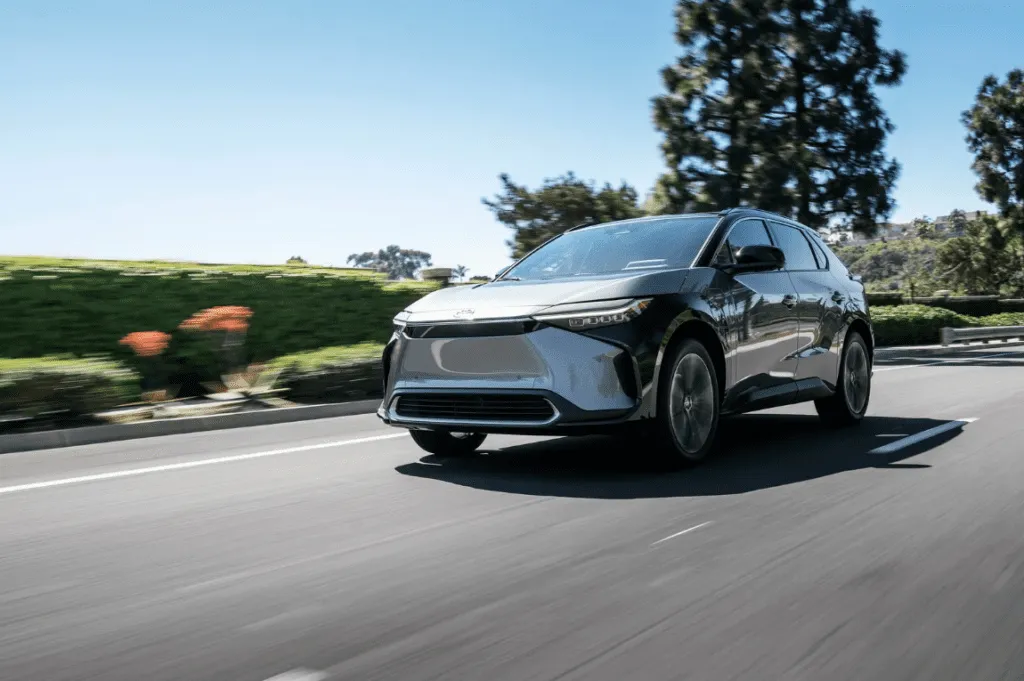 Lexus знижує ціну на RZ 2025 року, щоб конкурувати з Toyota bZ4X