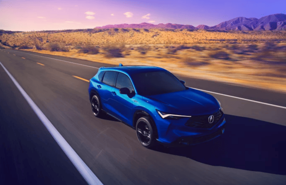 Стильний Acura ADX 2025 року представлений в трьох варіантах комплектацій