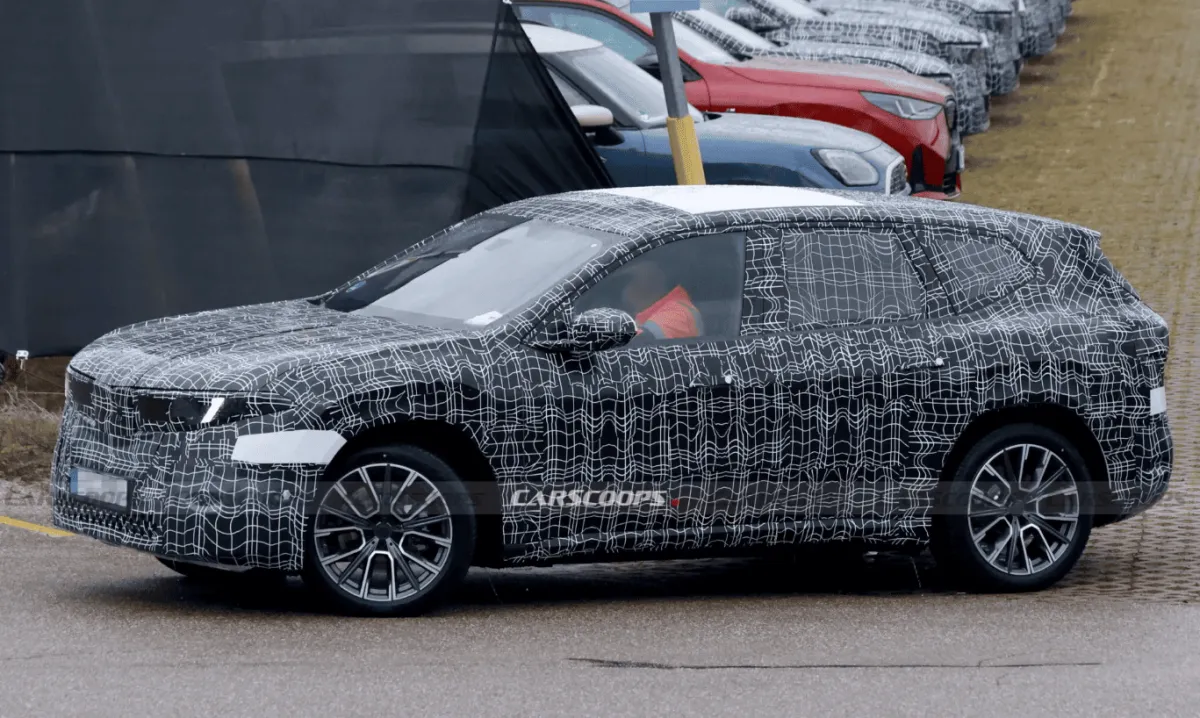 Перші знімки передсерійного BMW iX3