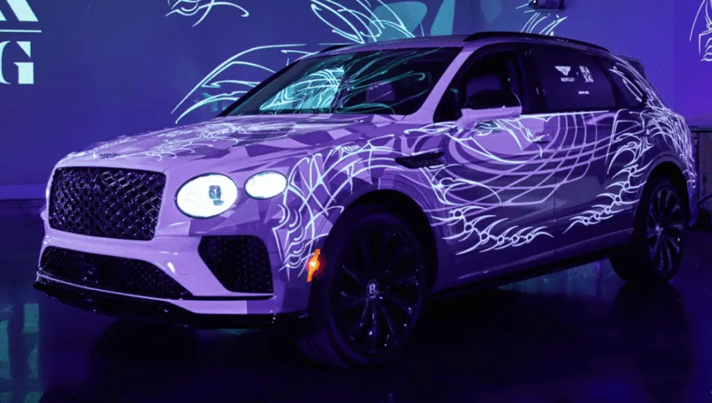 Bentley презентує спеціальний Bentayga з тату-обгорткою на Art Basel у Маямі