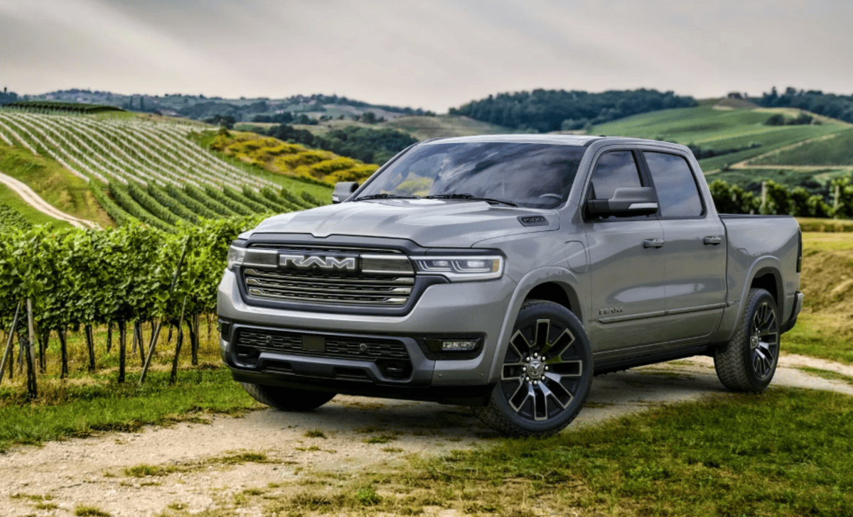 Stellantis відклала запуск електричного Ram 1500 REV до 2026 року через уповільнення попиту на електричні вантажівки