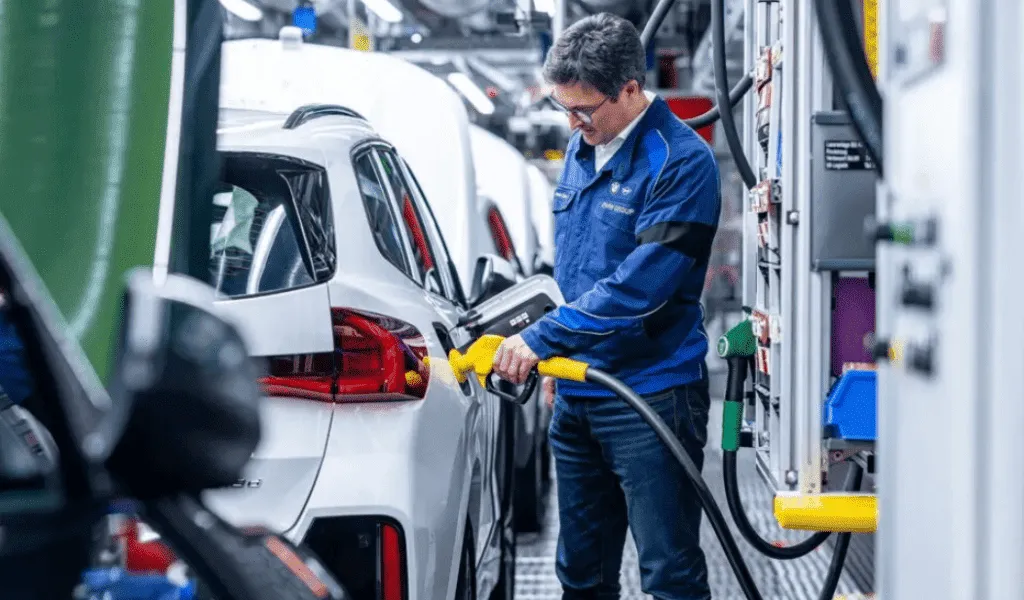 BMW починає використовувати екологічно чисте паливо HVO 100 на своїх заводах у Німеччині