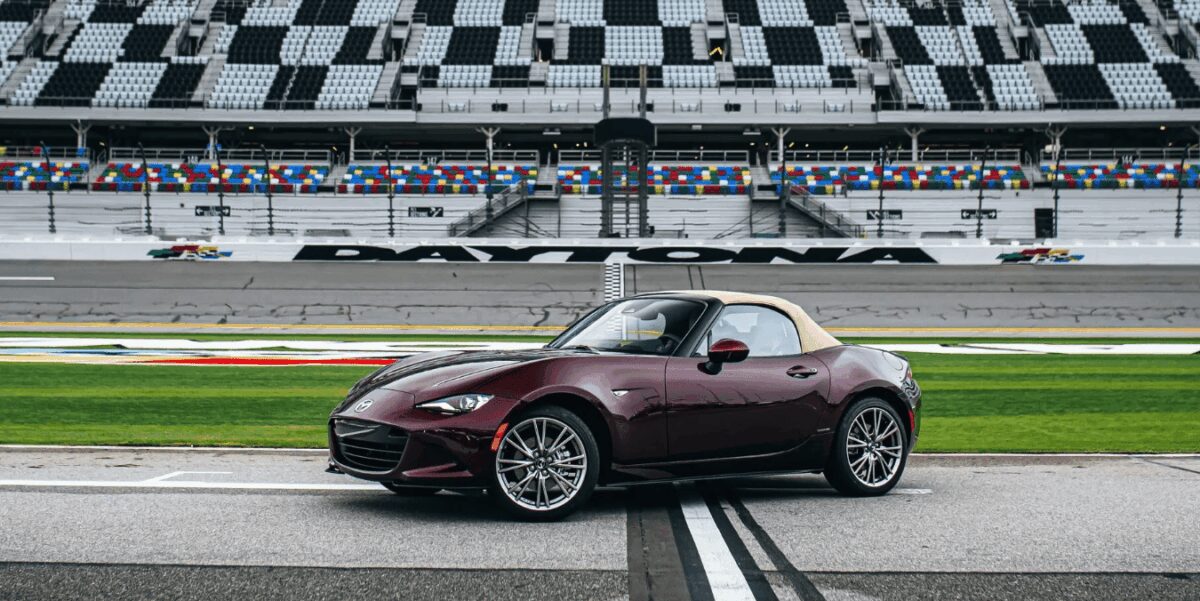 Mazda створила особливу модель до 35-річчя MX-5 Miata