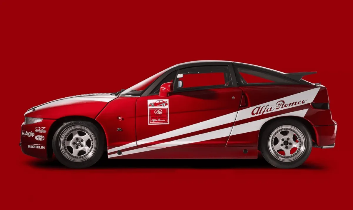 Унікальний Alfa Romeo SZ Trofeo, що належав гонщику Формули-1, виставлено на продаж