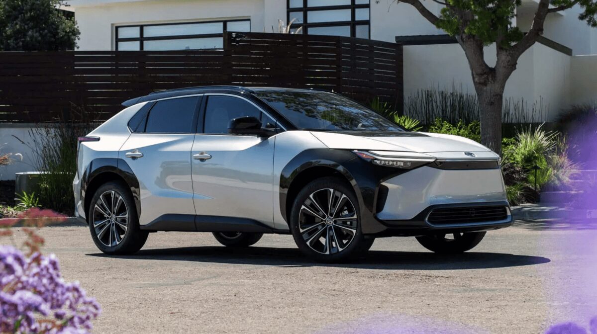 Toyota збільшує продажі електромобіля BZ4X у США завдяки агресивній ціновій стратегії