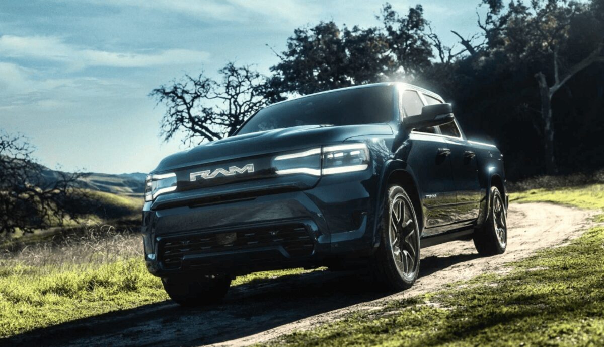 Скасовано виробництво дальньої версії електричного пікапа Ram 1500 REV
