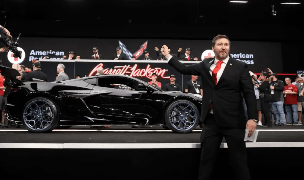 Рік Хендрік заплатив 3,7 мільйона доларів за перший серійний Corvette ZR1 2025 року